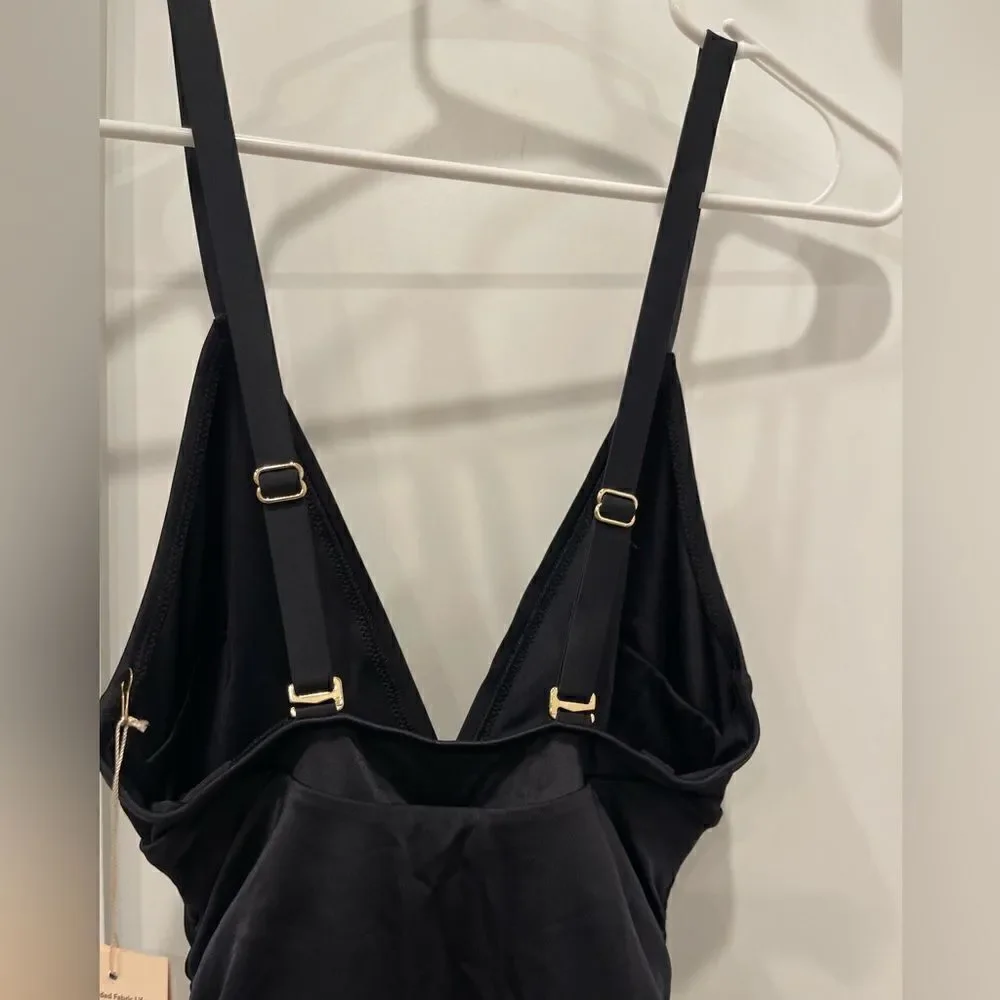 We are HAH It Suits U 1 Piece Swim Dress In Noir.Size S